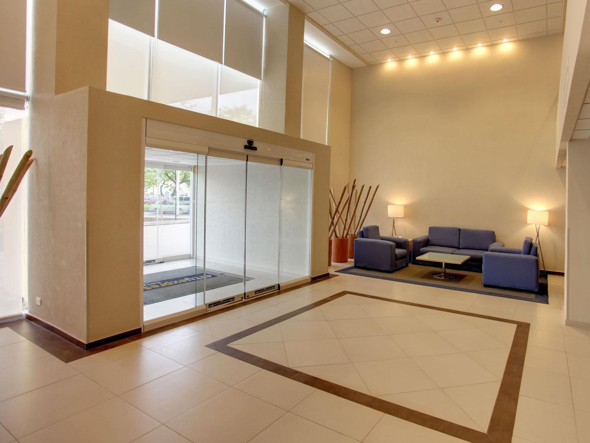 City Express Junior By Marriott فيلاهيرموسا المظهر الخارجي الصورة